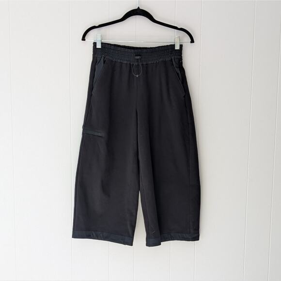 Athleta Triumph Hybrid Black Wide Leg Crop Pants, size XS